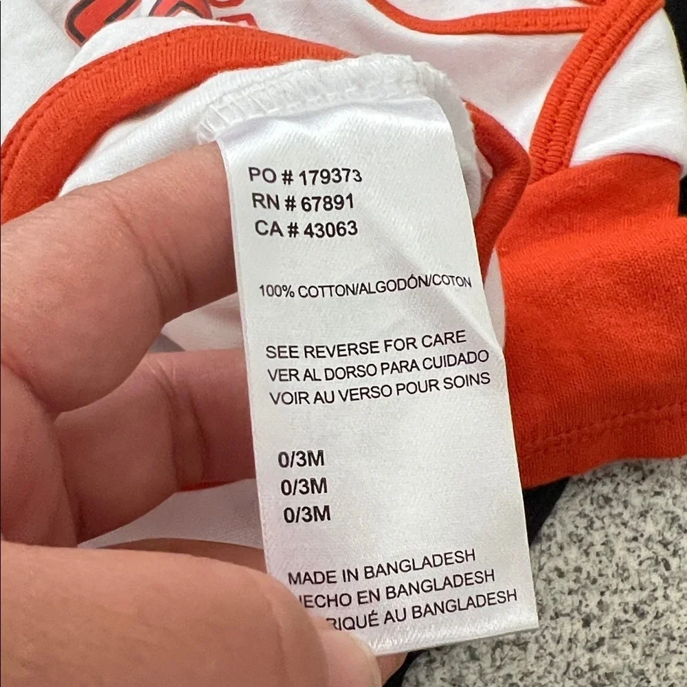 (Pack of 3) NWT Philadelphia Flyers 0-3 M NHL Onesies